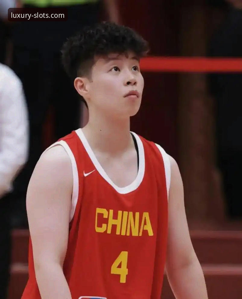 四川女篮的“三外援引擎”vs山西女篮的“常规赛光环”：一场总决赛的战术拆解与沉浸式观赛体验