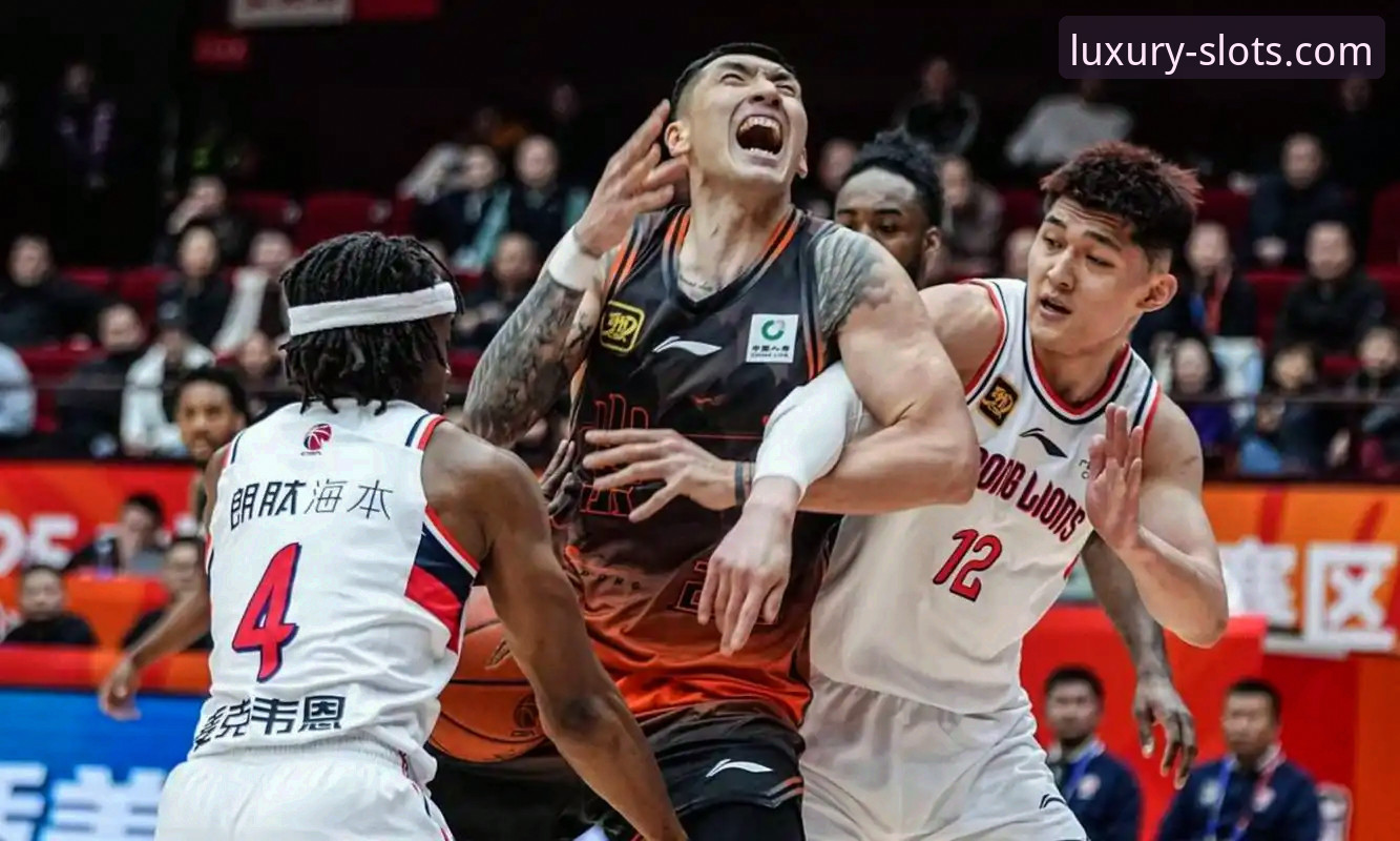 上海男篮豪取12连胜登顶CBA的战术深度解析：从流畅奔驰宝马游戏手机版看团队协作的胜利